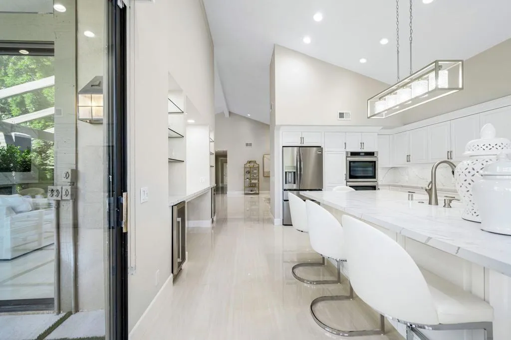 198 Green Mountain Drive, Palm Desert, California 92211 home-pic-15